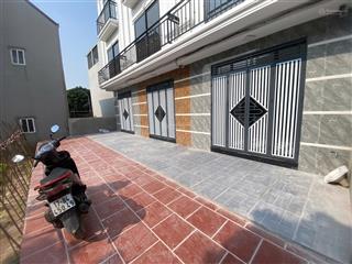 Siêu hiếm. nhà rộng giá hợp lý, gần chợ la phù. dt 43m2, 4 tầng, có sân riêng. giá 5,35 tỷ