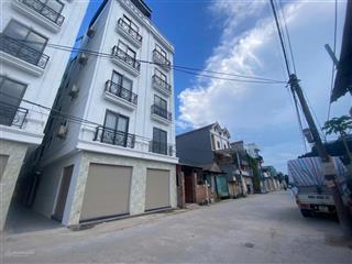 A/c thích đường ô tô nên xem căn này. mặt đường đông la, 3 ô tô tránh. dt 32m2, 5 tầng. giá 4,85 tỷ