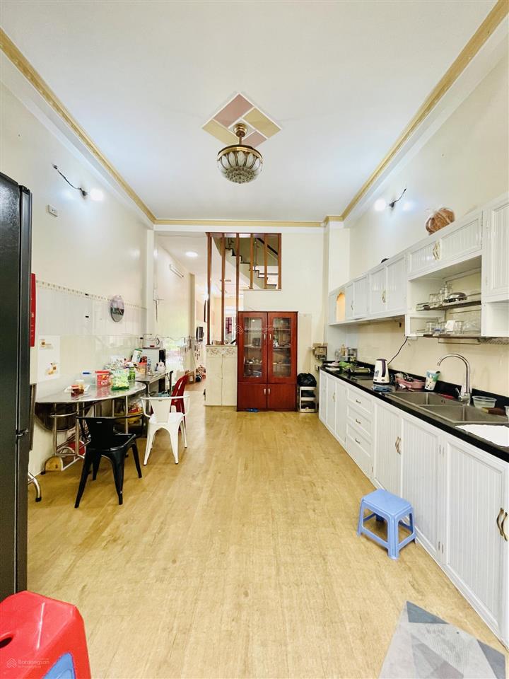 Khu vip bình phú  quận 6  4 tầng  4m x 16m  5pn  5wc  đối diện công viên  khu an ninh