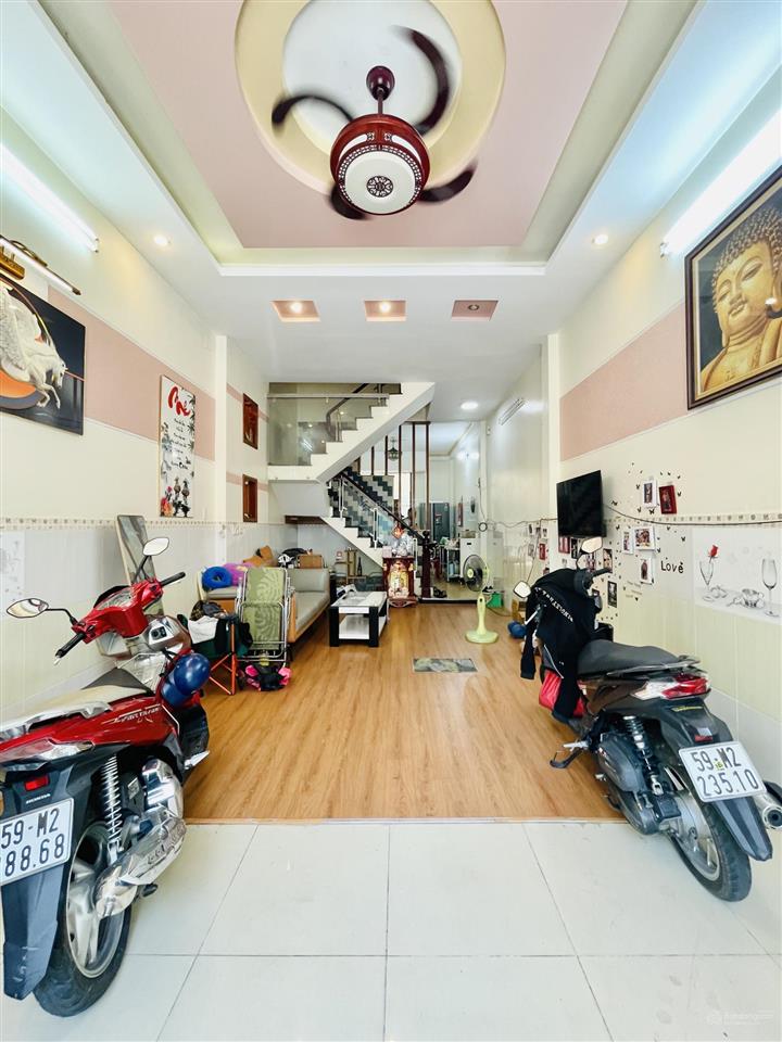 Khu vip bình phú  quận 6  4 tầng  4m x 16m  5pn  5wc  đối diện công viên  khu an ninh