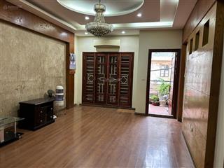 A nam chuyển chung cư cùng gia đình, bán nhà đào tấn, lô góc, trước nhà 2.8m, dân xây còn rất mới