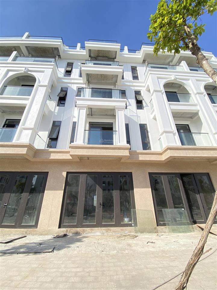 Bán gấp căn liền kề cạnh góc himlam bolevard trung tâm thường tín