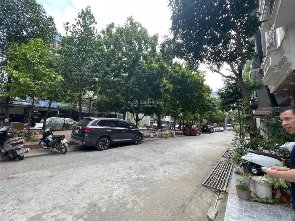 Nhà phân lô ô tô tránh vỉa hè phương canh 80m2 22,5 tỷ