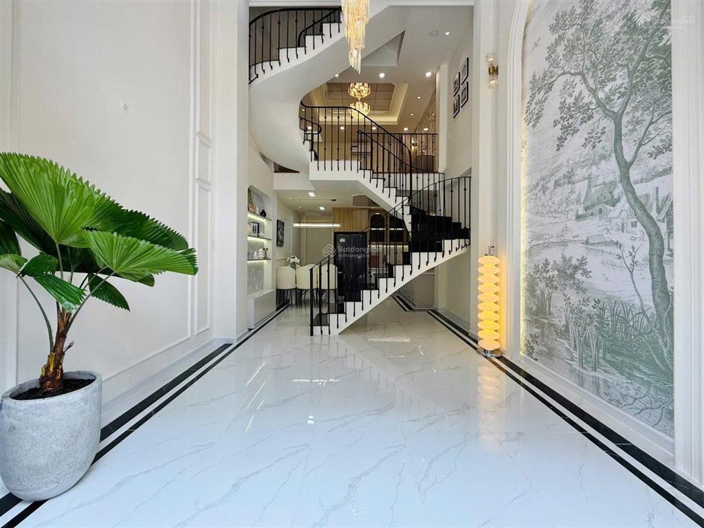 Bán nhà riêng 4pn, 4wc tại lý chính thắng, quận 3, 59m2/ 5 tỷ2, view đẹp, hẻm ô tô