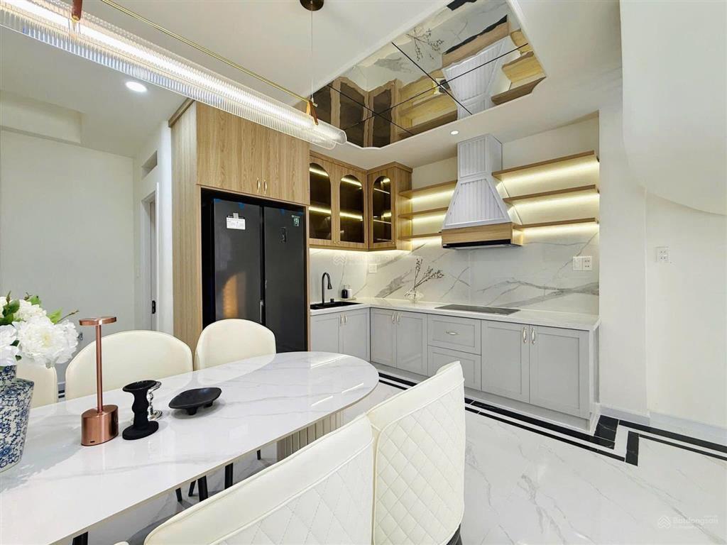Bán nhà riêng 4pn, 4wc tại lý chính thắng, quận 3, 59m2/ 5 tỷ2, view đẹp, hẻm ô tô