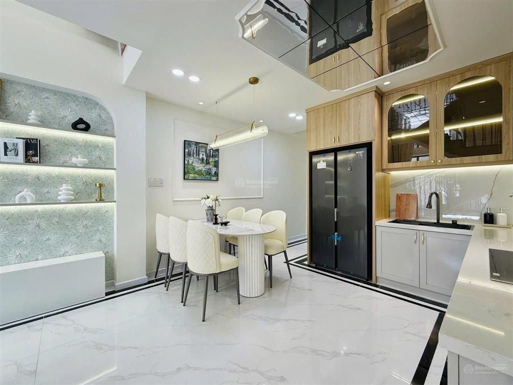 Bán nhà riêng 4pn, 4wc tại lý chính thắng, quận 3, 59m2/ 5 tỷ2, view đẹp, hẻm ô tô