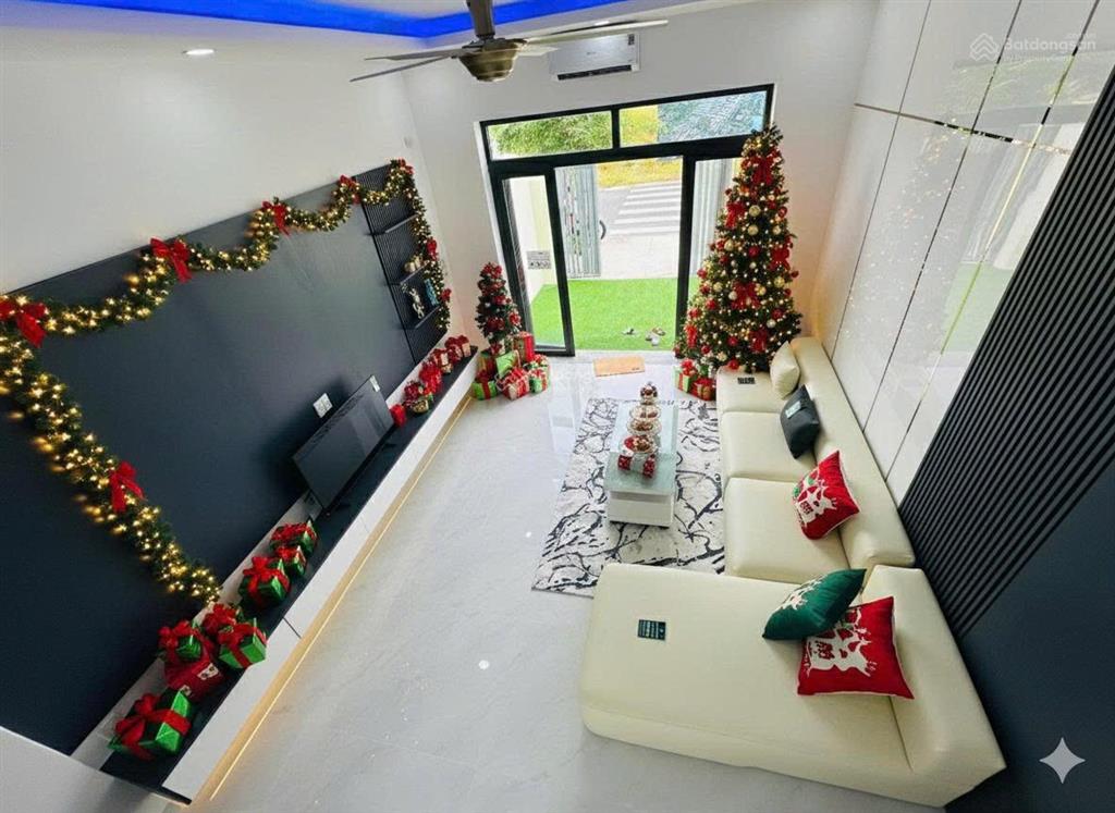 Nhà phố  sổ hồng sẵn  nhà xây sẵn