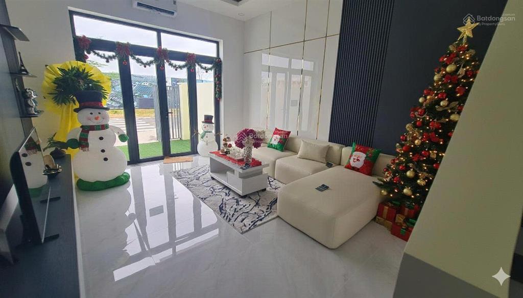 Nhà phố  sổ hồng sẵn  nhà xây sẵn