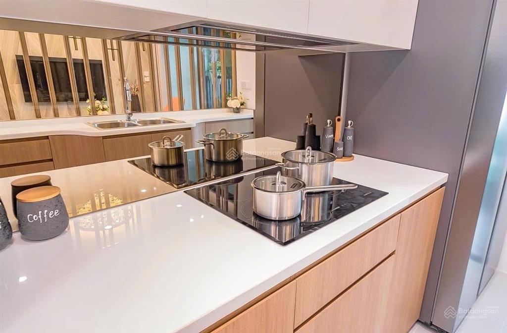 Bán căn góc 3 phòng ngủ full nội thất cao cấp tại 90 đường láng, đống đa, hà nội. nhận nhà ở ngay