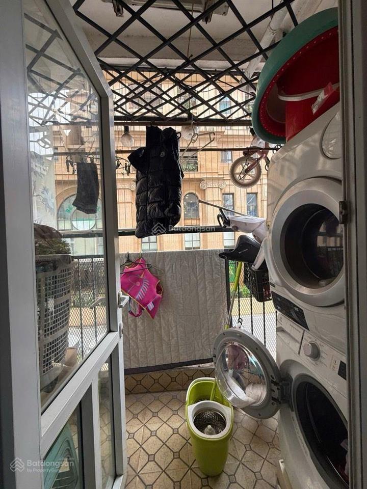 Bán căn góc 2 phòng ngủ diện tích 60m căn hộ tòa chung cư 34 hoàng cầu gần hồ có slot ô tô