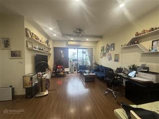 Bán căn hộ góc 3pn dt 142m ban công đông nam chung cư 57 láng hạ tầng trung thoáng mát.