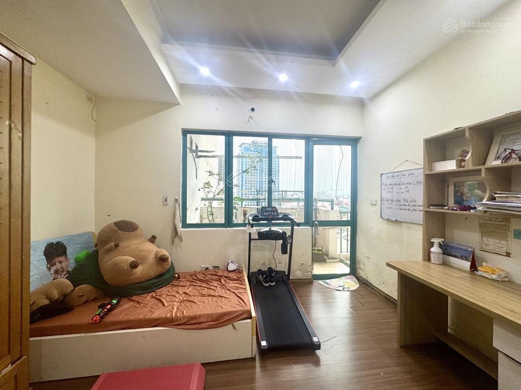 Bán căn hộ góc 3pn dt 142m ban công đông nam chung cư 57 láng hạ tầng trung thoáng mát.