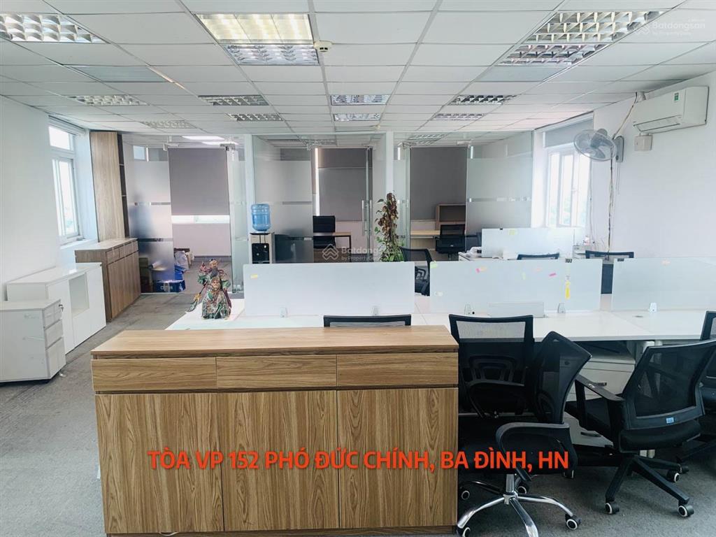 Tòa nhà vp 12 tầng tại ngã tư cửa bắc  phó đức chính còn dt 75, 125 và 250m2 giá rẻ nhất khu vực