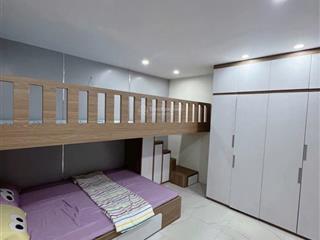 Nhà đẹp ở ngay, ô tô đỗ cổng cần bán gấp về quê ở