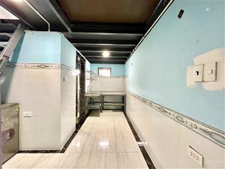 Cho thuê phòng trọ gác cao, chỉ tính điện nước. nhận xe điện, gần bên kcx. tiện đi học ufm, quận 4