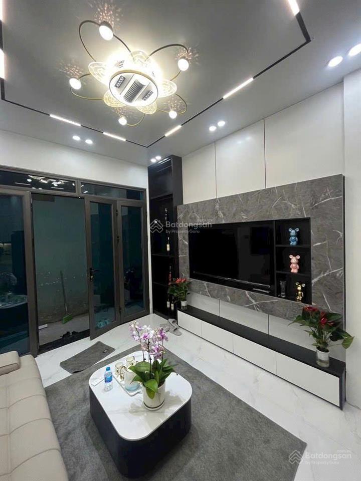 Chính chủ bán căn nhà phố trần khát chân, gần khu phân lô đầm trấu 30m2, 5 tầng ngõ ba gác