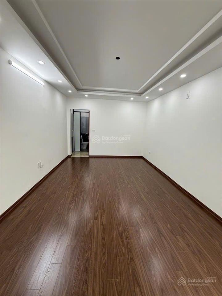 Chính chủ bán căn nhà phố trần khát chân, gần khu phân lô đầm trấu 30m2, 5 tầng ngõ ba gác