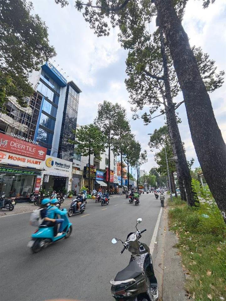 Quận 10  hai mặt tiền tô hiến thành  dtcn 134.1m2  gần big c, bv 115, đh bách khoa  43 tỷ!