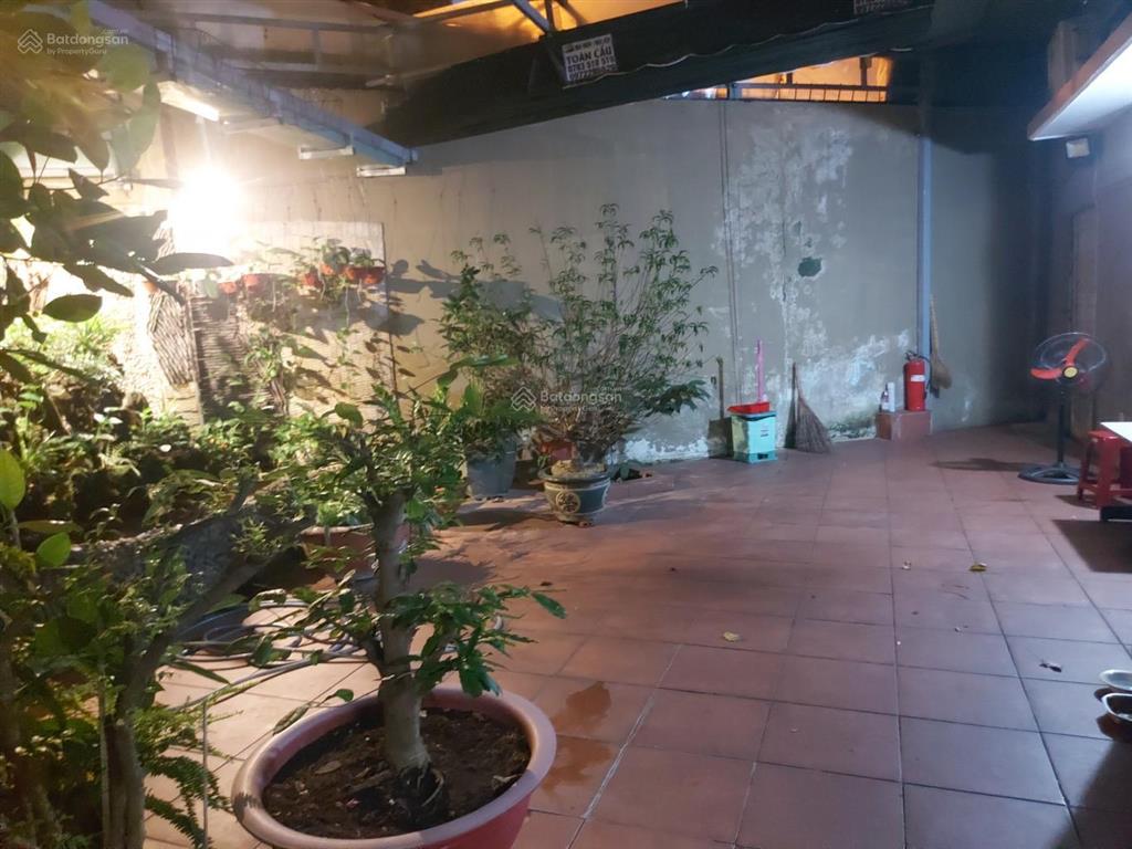 Phú nhuận  mt trần huy liệu  112.4m2  31 tỷ  4 tầng  sân vườn  hồ tiểu cảnh