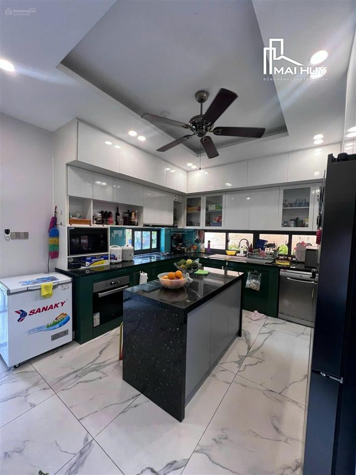 Siêu phẩm góc 2mt nguyễn trọng tuyển, phú nhuận  dt 5.3 x 26  3 tầng  hđt 50 tr/th  25 tỷ