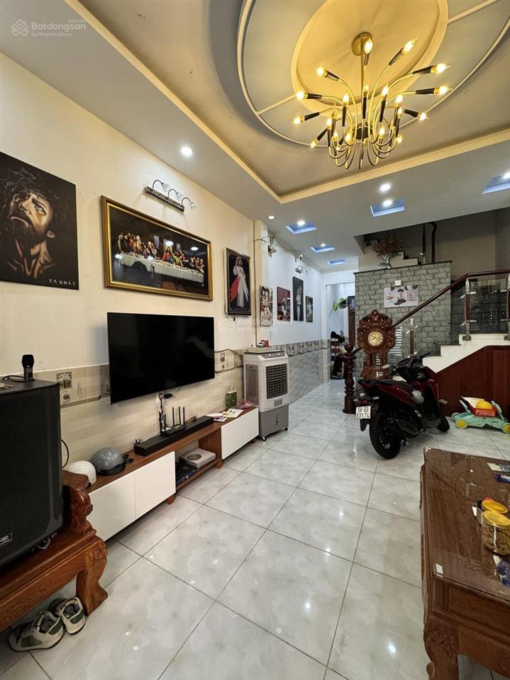 Cần tiền bán gấp nhà phan văn hân. phường 17. bình thạnh. giá 4 tỷ 690. diện tích 4 x 10m.