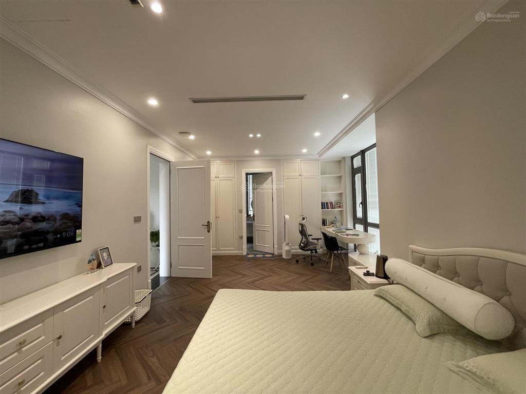 Cho thuê biệt thự đơn lập góc mặt hồ khu vip ngọc trai 400m2 thang máy full đồ luxury giá 90tr/th