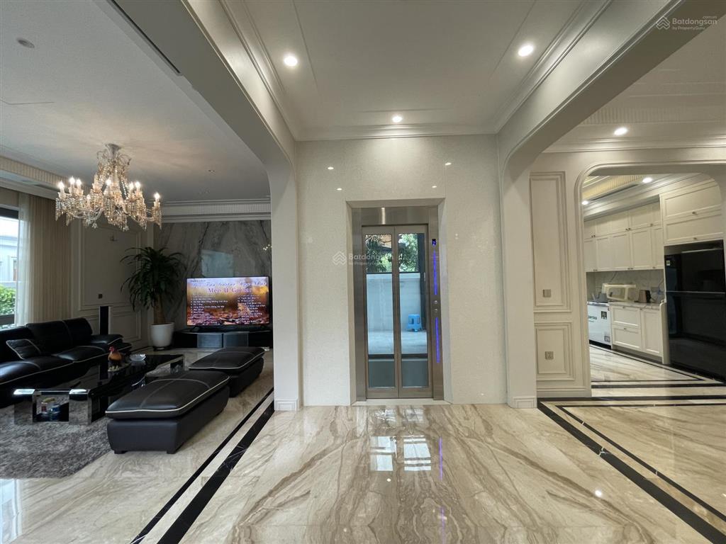 Cho thuê biệt thự đơn lập góc mặt hồ khu vip ngọc trai 400m2 thang máy full đồ luxury giá 90tr/th
