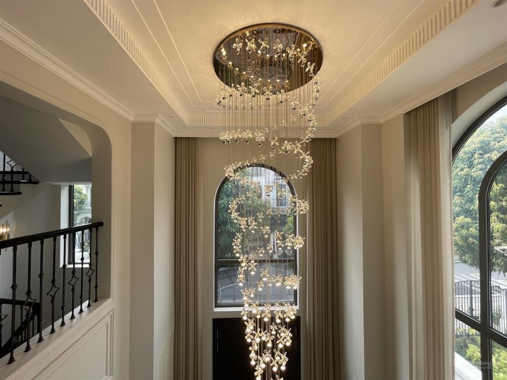 Cho thuê biệt thự đơn lập góc mặt hồ khu vip ngọc trai 400m2 thang máy full đồ luxury giá 90tr/th