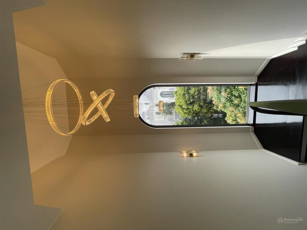 Cho thuê biệt thự đơn lập góc mặt hồ khu vip ngọc trai 400m2 thang máy full đồ luxury giá 90tr/th