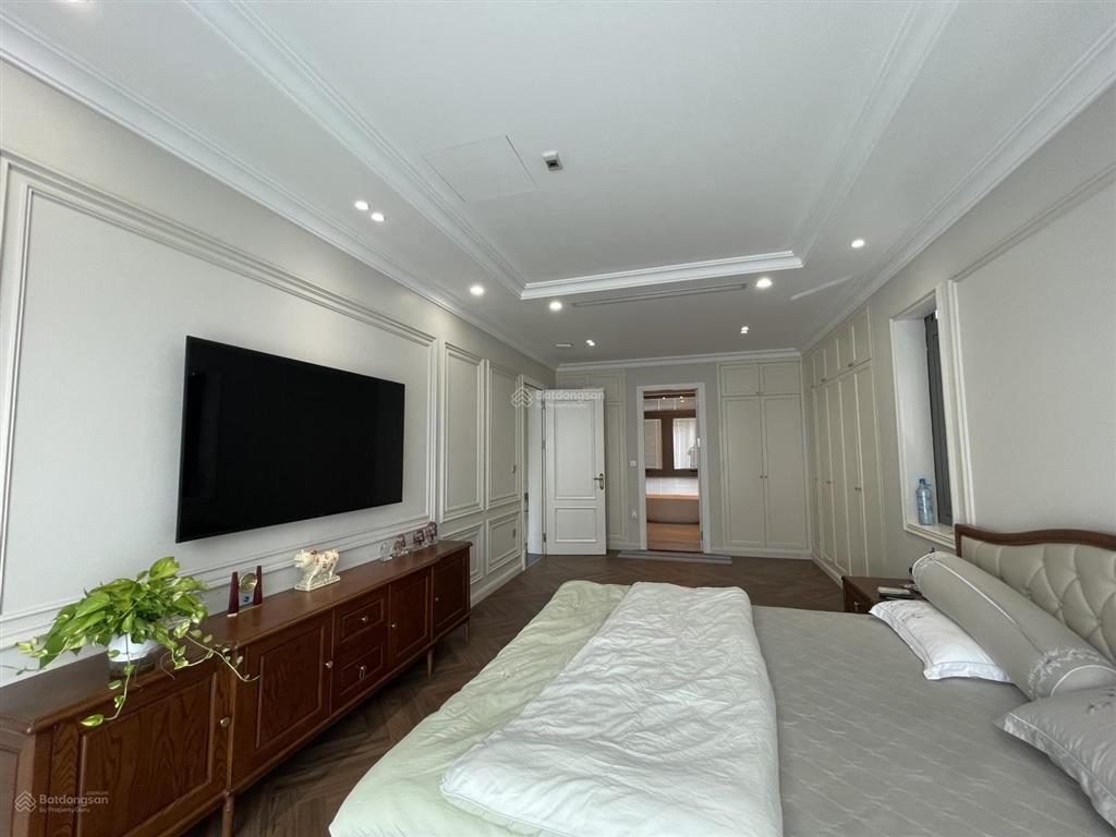 Cho thuê biệt thự đơn lập góc mặt hồ khu vip ngọc trai 400m2 thang máy full đồ luxury giá 90tr/th