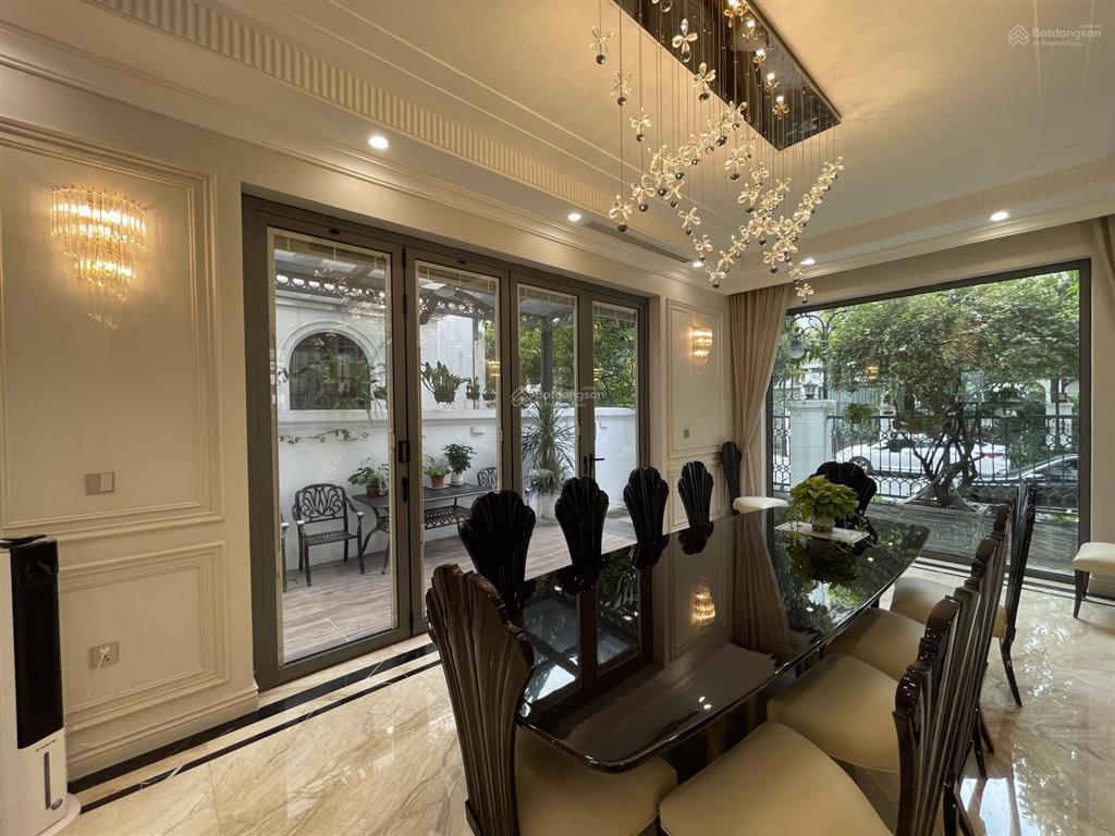 Cho thuê biệt thự đơn lập góc mặt hồ khu vip ngọc trai 400m2 thang máy full đồ luxury giá 90tr/th