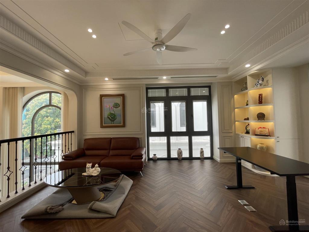 Cho thuê biệt thự đơn lập góc mặt hồ khu vip ngọc trai 400m2 thang máy full đồ luxury giá 90tr/th