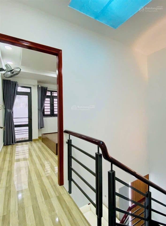 Bán gấp nhà 2 tầng, sổ hồng riêng, hẻm 5m ngay nguyễn đình chính, p15, phú nhuận. giá tốt