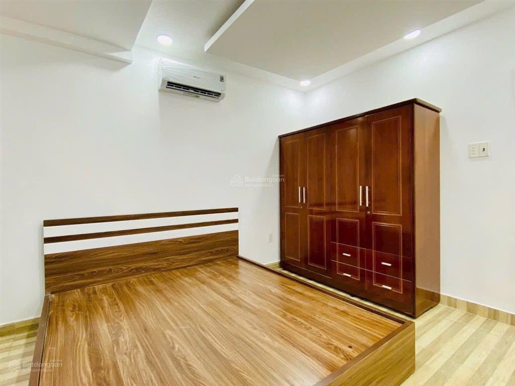 Bán gấp nhà 2 tầng, sổ hồng riêng, hẻm 5m ngay nguyễn đình chính, p15, phú nhuận. giá tốt