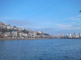 Bán đất 2205m2 mặt hồ cái dăm mặt tiền rộng kinh doanh, giá siêu đầu tư trung tâm bãi cháy