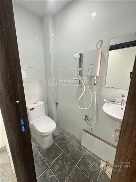 Siêu phẩm bến vân đồn p2 q4 sát q1  nhà mới 100% chỉ việc xách vali vào ở ngay  giá chỉ 4 tỷ.