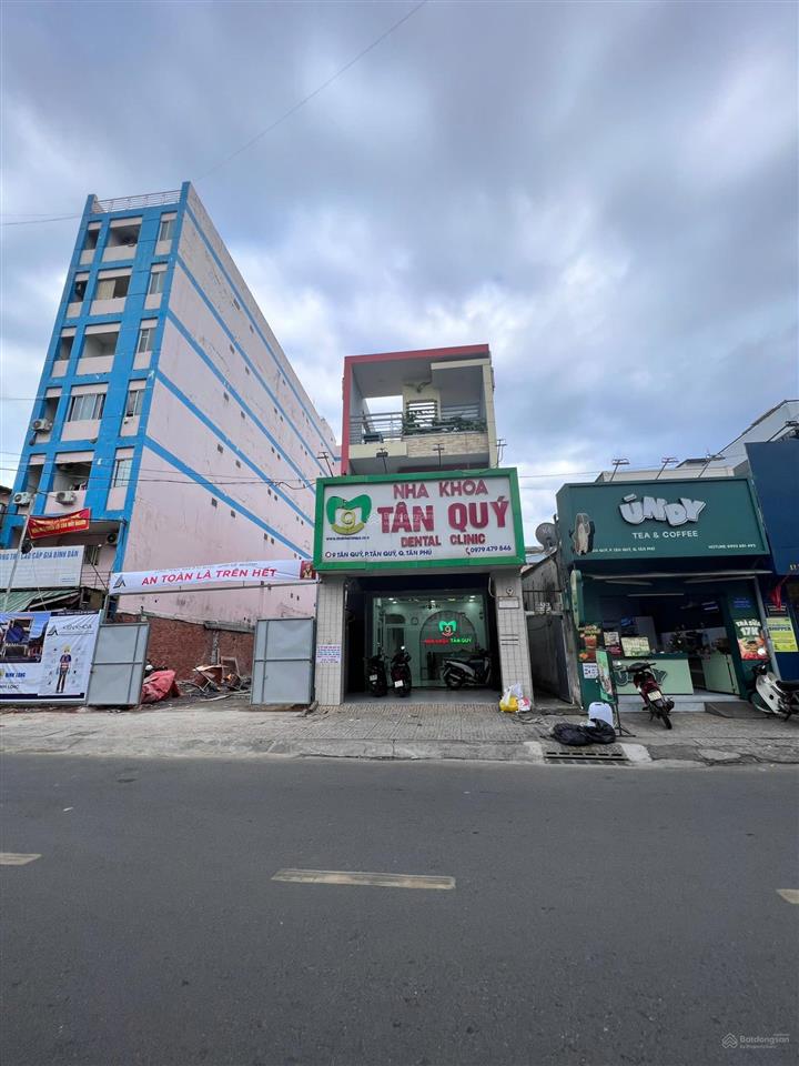 Giá tốt mặt tiền lớn tân quý ngay ngã tư (5mx21m) trệt + lầu đối diện aeon