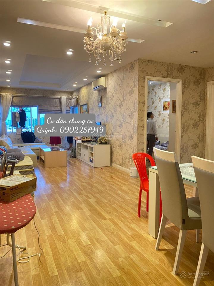 Chính chủ bán căn hộ góc 3pn 2wc cc the morning star, có 2 ban công.  0902 257 ***