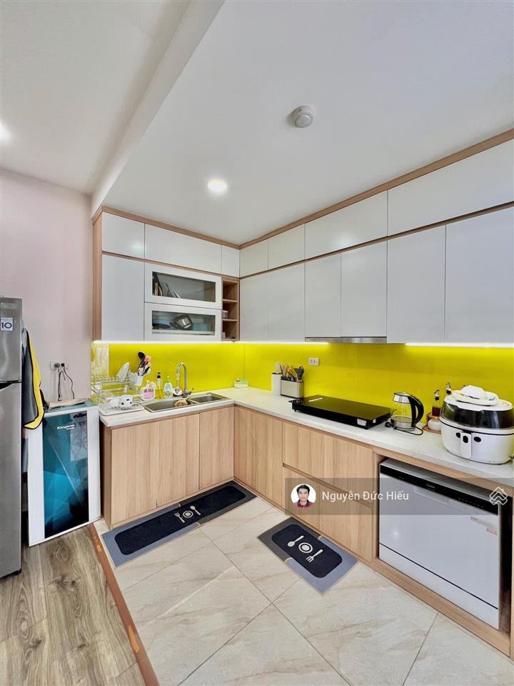 Tôi cần bán chung cư hưng thịnh 57m2, 2 phòng ngủ chỉ 2.x tỷ