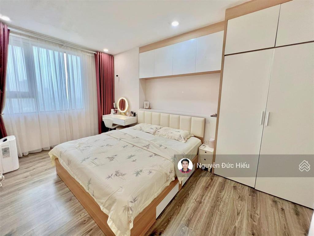 Tôi cần bán chung cư hưng thịnh 57m2, 2 phòng ngủ chỉ 2.x tỷ