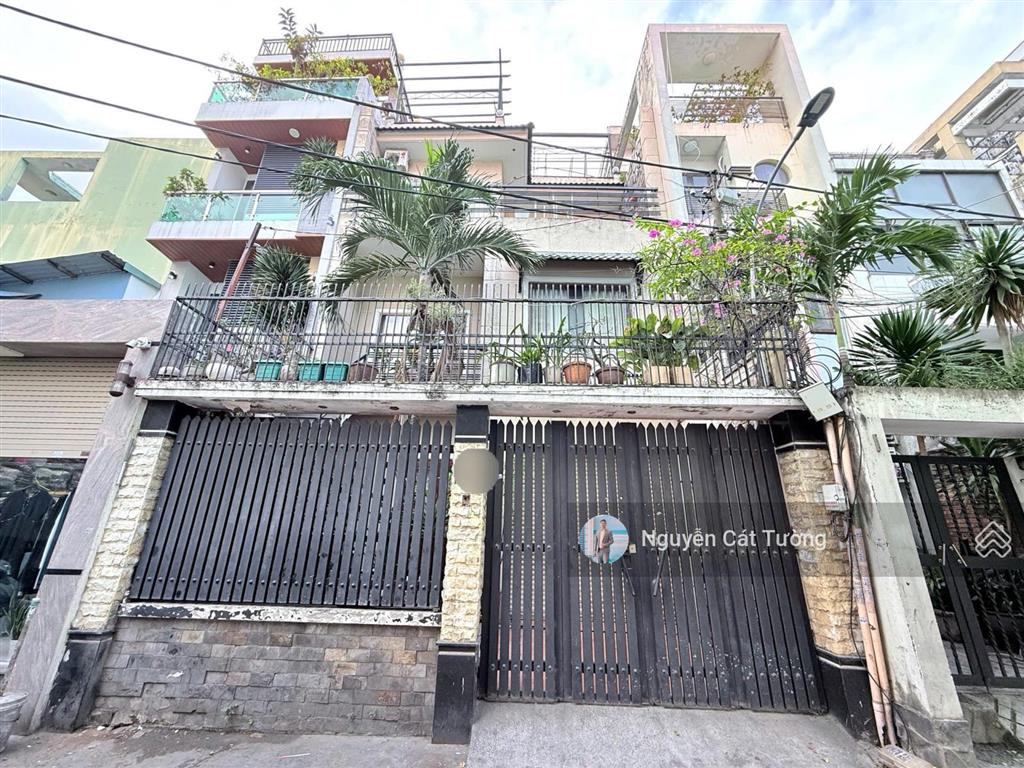 Bán nhà 4 tầng ngang hiếm 6.8m x15m oto 7m ngay ngã tư hàng xanh nhỉnh 100tr/m2