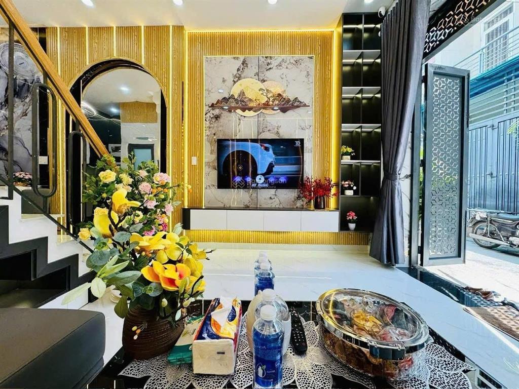 Nhà 4m x18m, hẻm ô tô nhựa 8m, khu phân lô đồng bộ  xây dựng cao tầng  ô tô đỗ cửa vào nhà