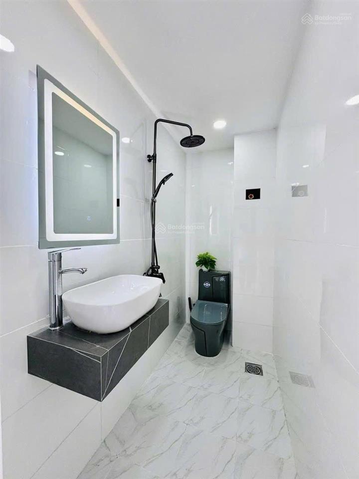 Nhà 4m x18m, hẻm ô tô nhựa 8m, khu phân lô đồng bộ  xây dựng cao tầng  ô tô đỗ cửa vào nhà