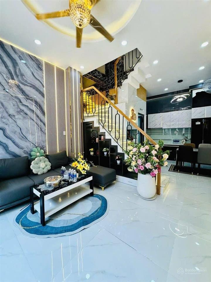 Nhà 4m x18m, hẻm ô tô nhựa 8m, khu phân lô đồng bộ  xây dựng cao tầng  ô tô đỗ cửa vào nhà