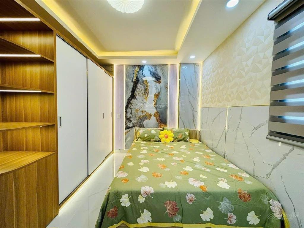 Nhà 4m x18m, hẻm ô tô nhựa 8m, khu phân lô đồng bộ  xây dựng cao tầng  ô tô đỗ cửa vào nhà