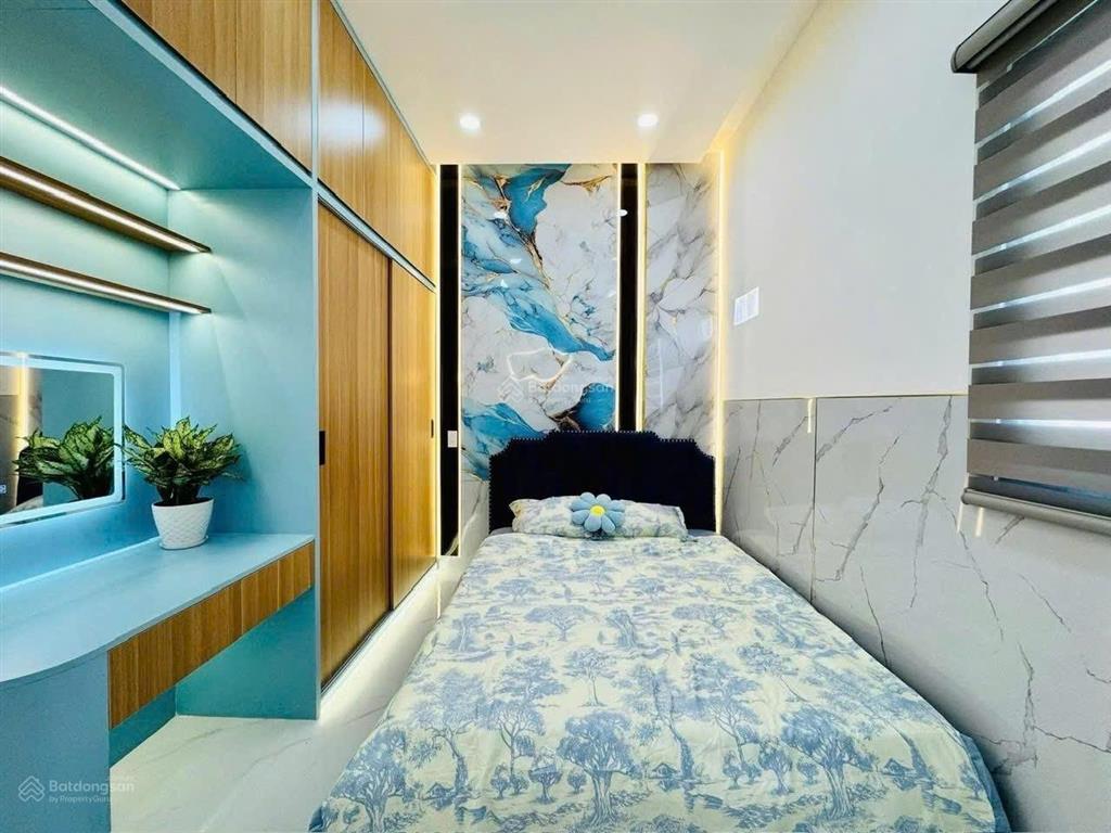 Nhà 4m x18m, hẻm ô tô nhựa 8m, khu phân lô đồng bộ  xây dựng cao tầng  ô tô đỗ cửa vào nhà