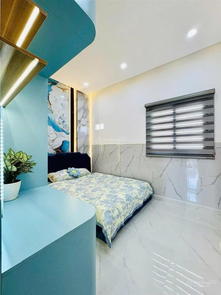 Nhà 4m x18m, hẻm ô tô nhựa 8m, khu phân lô đồng bộ  xây dựng cao tầng  ô tô đỗ cửa vào nhà