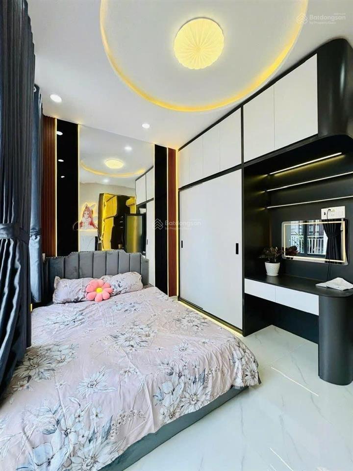 Nhà 4m x18m, hẻm ô tô nhựa 8m, khu phân lô đồng bộ  xây dựng cao tầng  ô tô đỗ cửa vào nhà