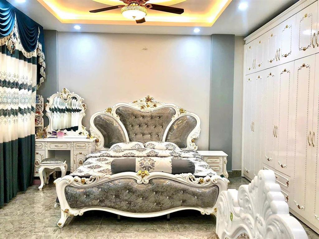 Bán gấp 3tỷ2 nhà riêng rạch bùng binh, 60m2, q3, nhà có hd thuê 18tr/tháng, nhà sang xịn mịn, chuẩn