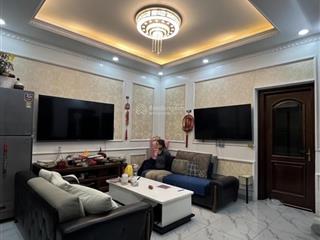 Bán nhà lê duẩn  26m , cách phố 30m . sổ nở hậu , kinh doanh được , ngõ thông . giá 7,2 tỷ